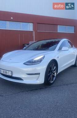 Седан Tesla Model 3 2020 в 