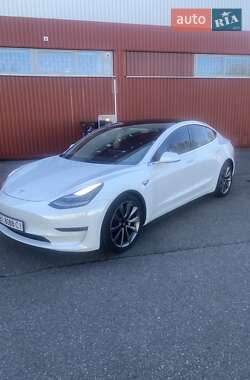 Седан Tesla Model 3 2020 в 