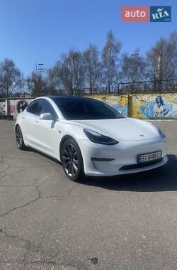 Седан Tesla Model 3 2020 в 