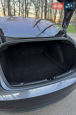 Седан Tesla Model 3 2018 в 