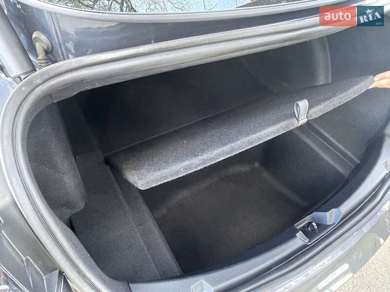 Седан Tesla Model 3 2022 в Ровно