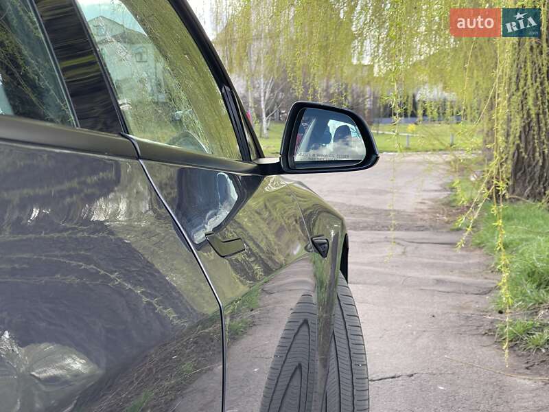Седан Tesla Model 3 2022 в Ровно