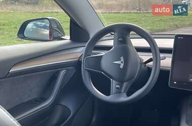 Седан Tesla Model 3 2022 в Ровно