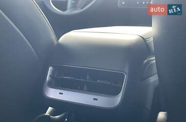Седан Tesla Model 3 2022 в Ровно