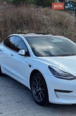 Седан Tesla Model 3 2019 в Тернополі