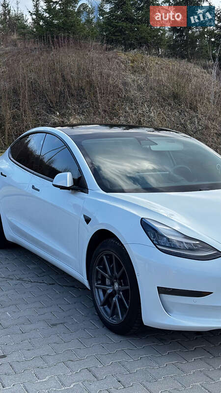 Седан Tesla Model 3 2019 в Тернополе