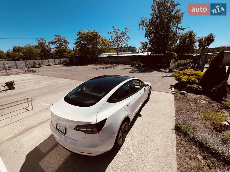 Tesla Model 3 2021