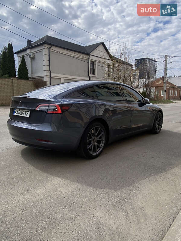 Седан Tesla Model 3 2021 в Харкові