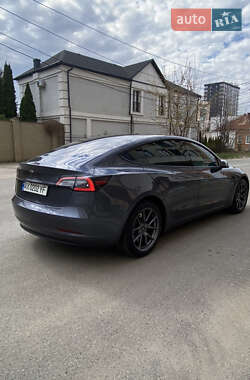 Седан Tesla Model 3 2021 в 