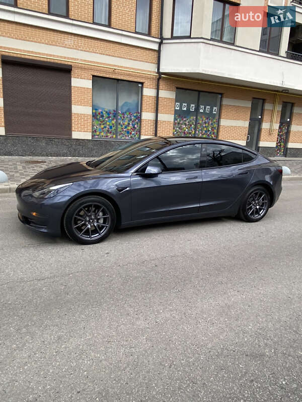 Седан Tesla Model 3 2021 в Харкові