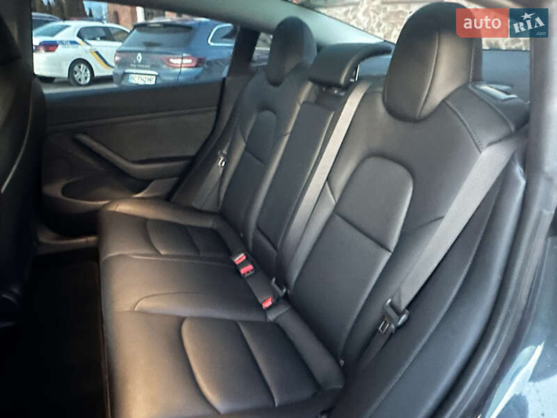 Седан Tesla Model 3 2022 в Львове