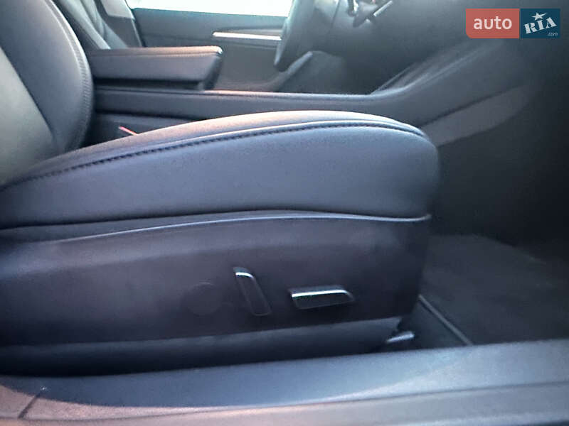 Седан Tesla Model 3 2022 в Львове