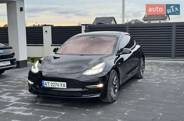 Седан Tesla Model 3 2021 в 