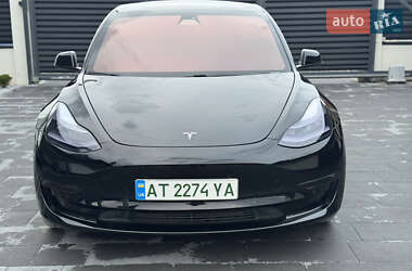 Седан Tesla Model 3 2021 в 