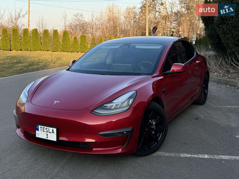 Седан Tesla Model 3 2020 в Киеве