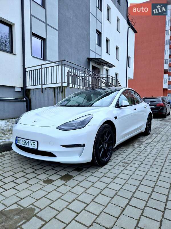 Tesla Model 3 2021