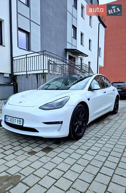Седан Tesla Model 3 2021 в 