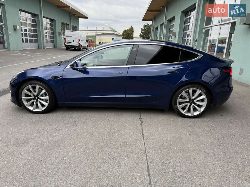 Седан Tesla Model 3 2018 в Харькове