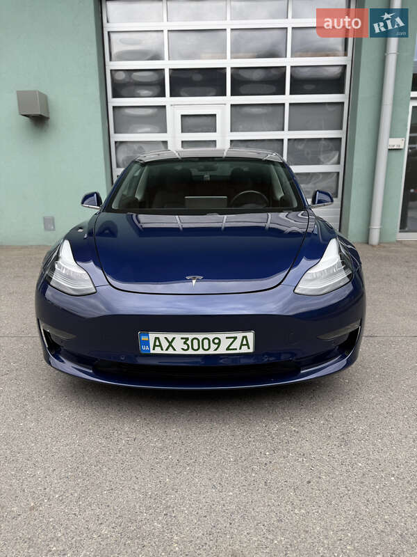 Седан Tesla Model 3 2018 в Харькове