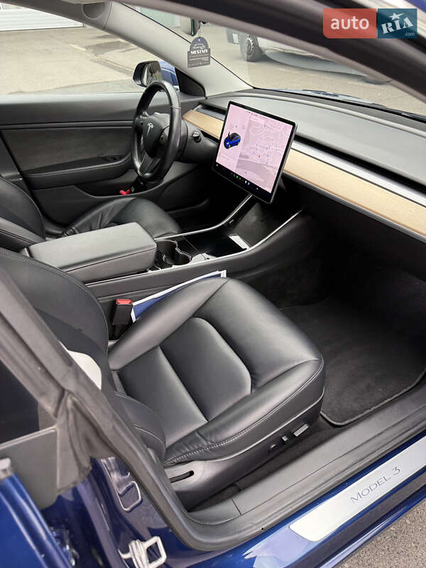 Седан Tesla Model 3 2018 в Харькове