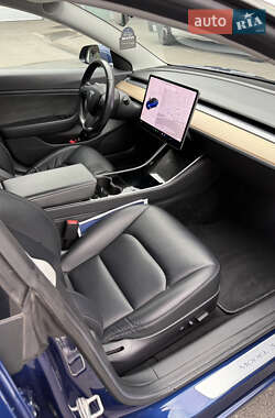 Седан Tesla Model 3 2018 в 