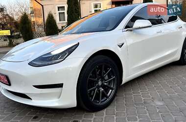 Седан Tesla Model 3 2019 в 