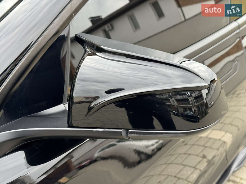 Седан Tesla Model 3 2022 в Ужгороді