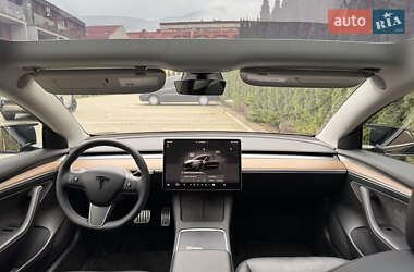 Седан Tesla Model 3 2022 в 