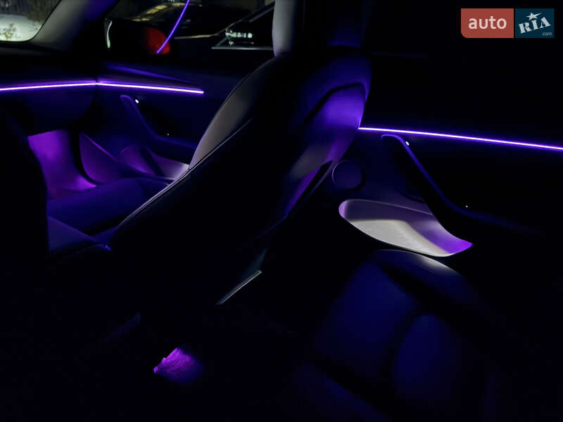 Седан Tesla Model 3 2022 в Ужгороді