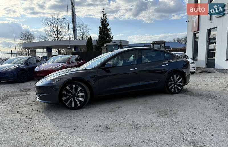 Седан Tesla Model 3 2024 в Вінниці