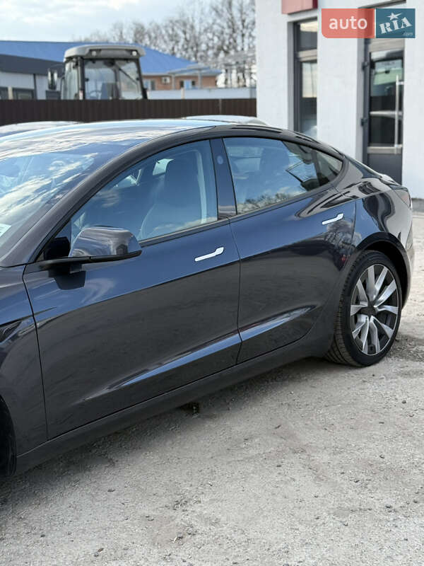 Седан Tesla Model 3 2024 в Вінниці