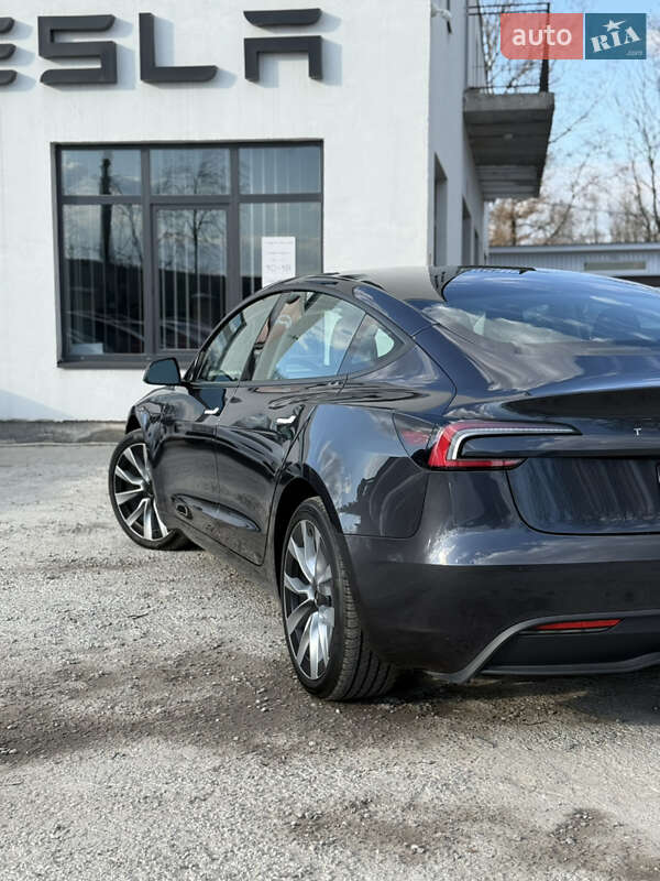 Седан Tesla Model 3 2024 в Вінниці