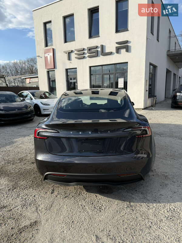 Седан Tesla Model 3 2024 в Вінниці