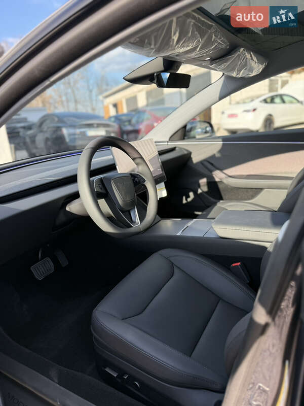 Седан Tesla Model 3 2024 в Вінниці