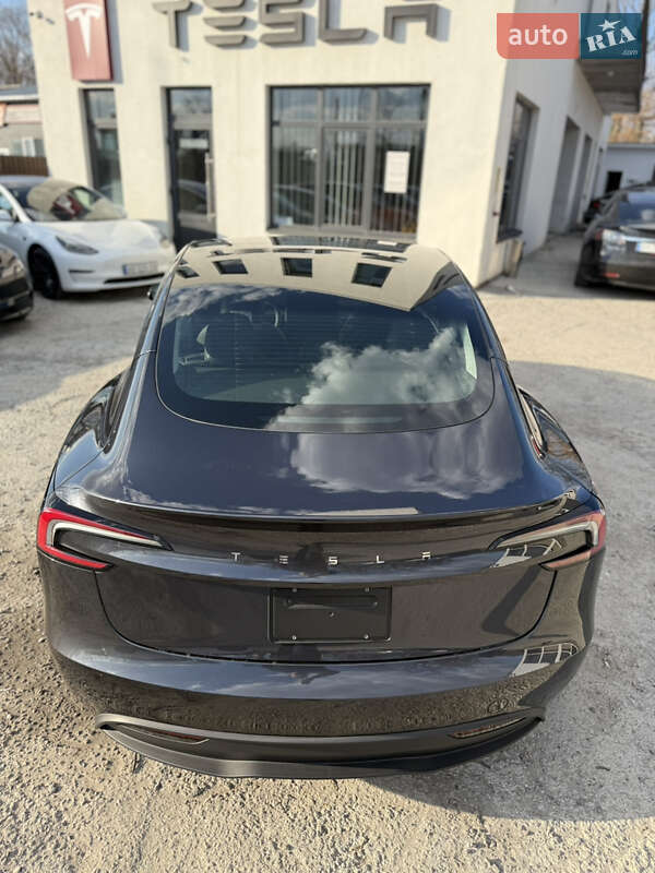 Седан Tesla Model 3 2024 в Вінниці