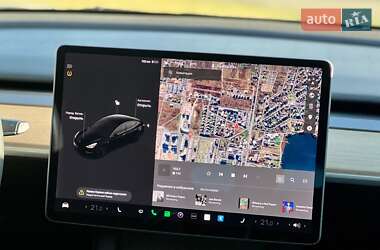 Седан Tesla Model 3 2021 в 