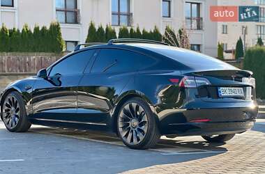 Седан Tesla Model 3 2021 в 