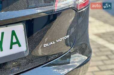 Седан Tesla Model 3 2021 в 