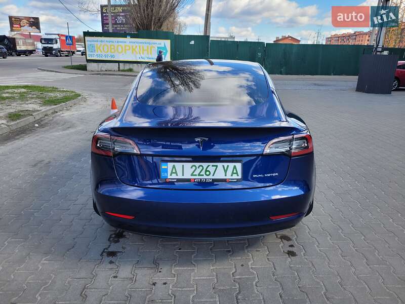 Седан Tesla Model 3 2019 в Киеве