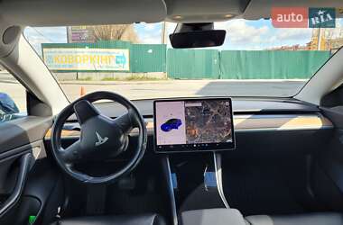 Седан Tesla Model 3 2019 в Киеве