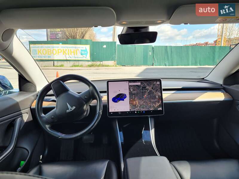 Седан Tesla Model 3 2019 в Киеве