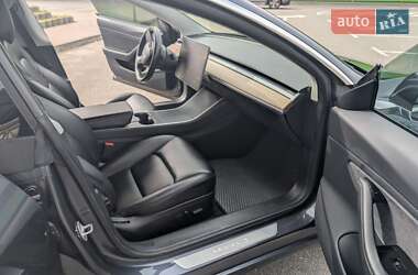 Седан Tesla Model 3 2019 в Киеве