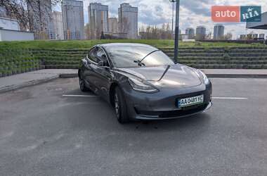Седан Tesla Model 3 2019 в 