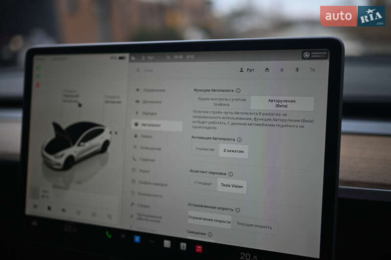 Седан Tesla Model 3 2022 в Львове