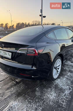 Седан Tesla Model 3 2022 в 