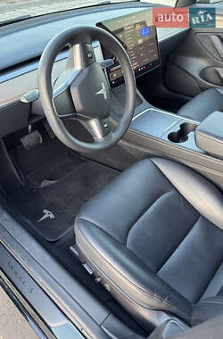 Седан Tesla Model 3 2022 в 