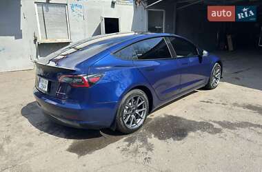 Седан Tesla Model 3 2023 в 