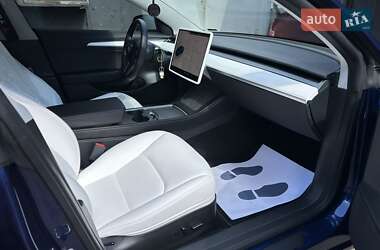 Седан Tesla Model 3 2023 в 