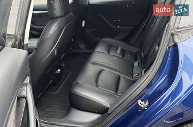Седан Tesla Model 3 2021 в 