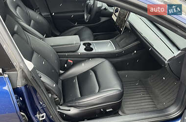 Седан Tesla Model 3 2021 в 